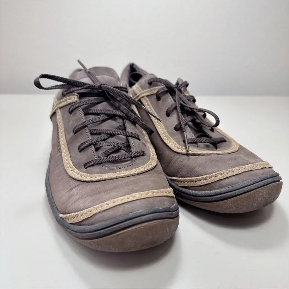 Women’s Casual Lace-Up Sneakers in Taupe and Beige